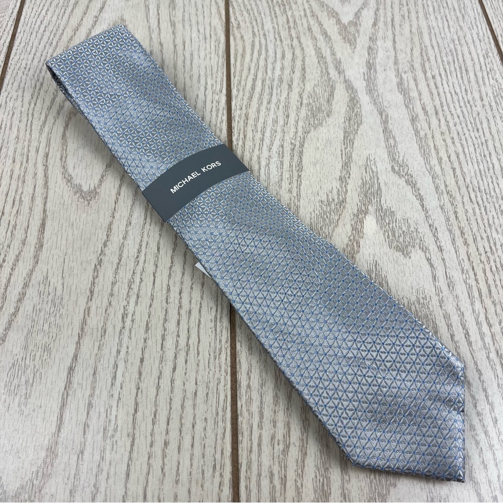 563 - Michael Kors Nester Dot Tie Silver 040 2MKC24-1048 Silk Blend $69.50